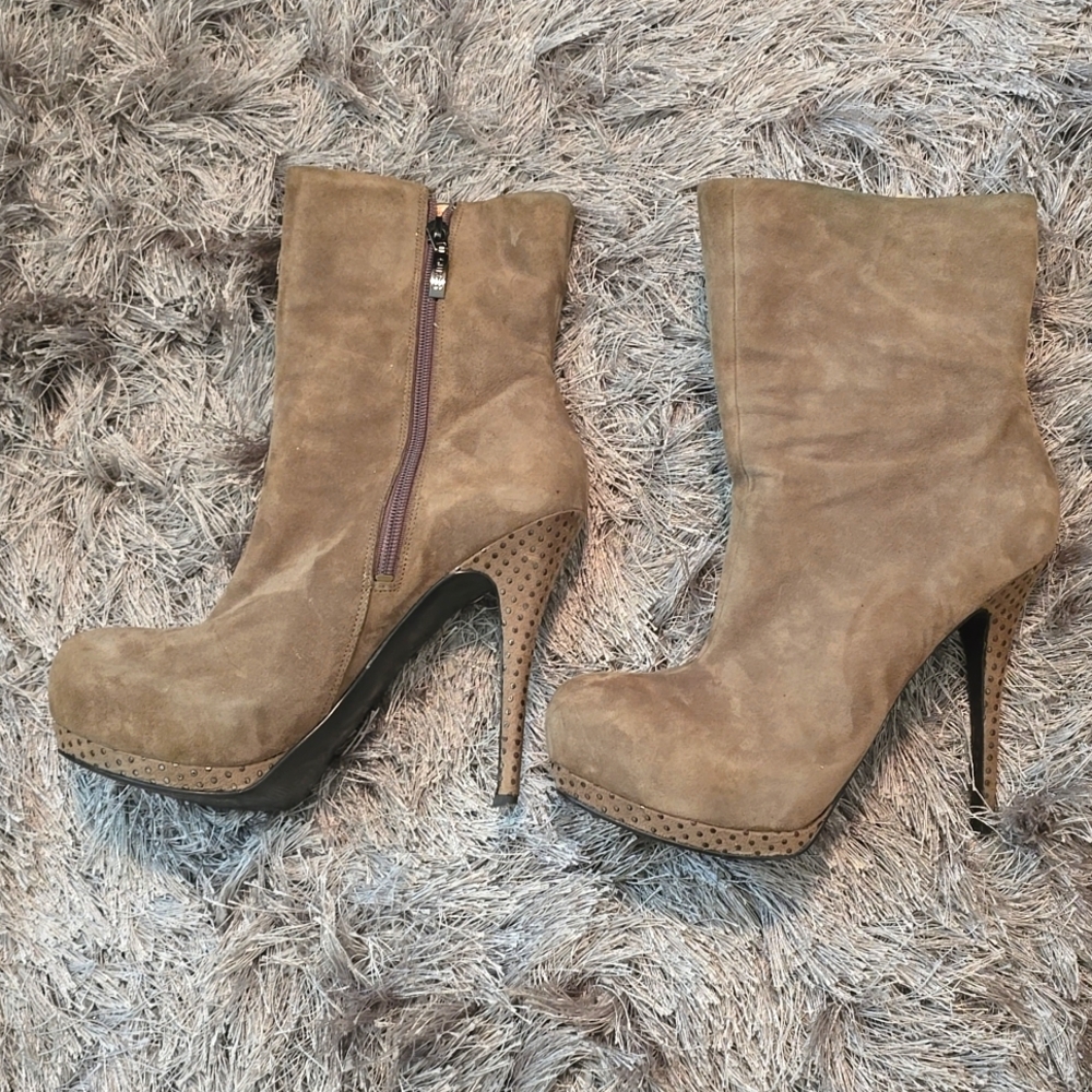 Platform Taupe Boots
